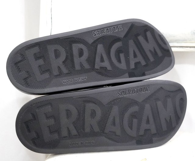 Salvatore Ferragamo☆ロゴ ブラックラバー スリッパ サンダル No.40 新作 フェラガモ ブラックレザー サドル ロゴ ソフト