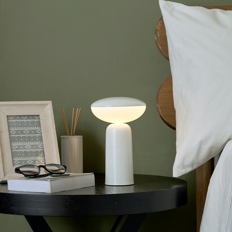 Pinot mobile waterproof dining table lamp LED table lamp - โคมไฟ - โลหะ 