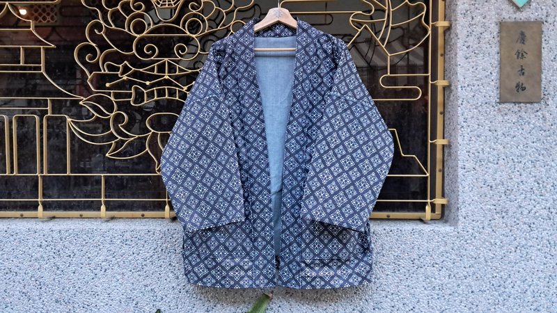 AMIN'S SHINY WORLD Denim Japanese all-over print small window grille KIMONO - เสื้อโค้ทผู้ชาย - ผ้าฝ้าย/ผ้าลินิน สีน้ำเงิน