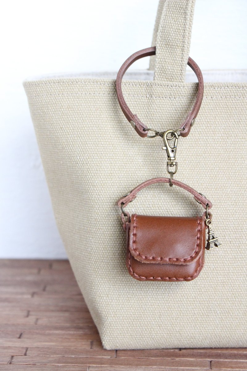 [Made to order] Genuine leather miniature magnetic bag charm with strap, chocolate - พวงกุญแจ - หนังแท้ สีนำ้ตาล