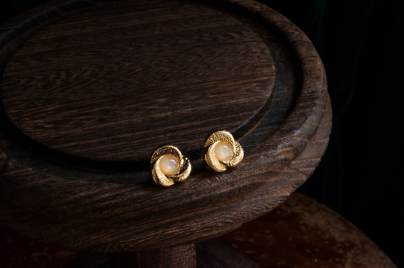 Vintage Early Button Handmade Earrings-Flower - Earrings & Clip-ons - Plastic Gold