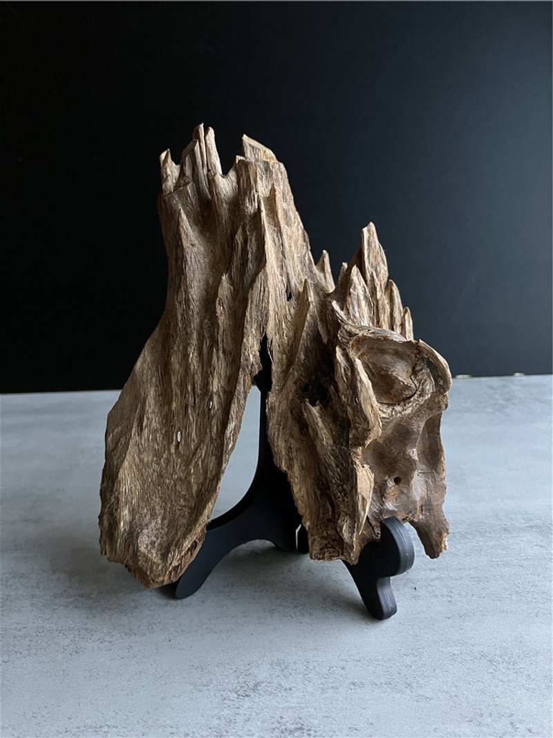 [Heavy Oil Type] Wild Dala Dried Agarwood-Inverted Stand (127g) - Items for Display - Wood 