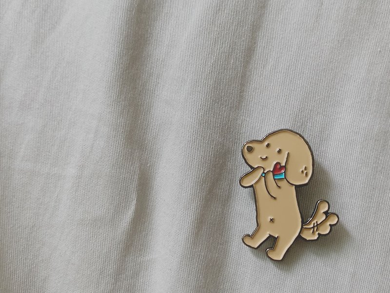Dachshund wagging tail metal badge - Badges & Pins - Other Metals Khaki