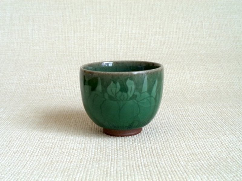 Hot water cup celadon inlay Ayame c - ถ้วย - ดินเผา สีเขียว