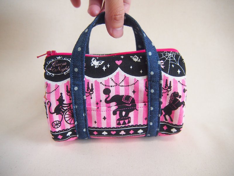 Pink Circus - Boston cosmetic bag / travel storage - กระเป๋าเครื่องสำอาง - ผ้าฝ้าย/ผ้าลินิน สึชมพู