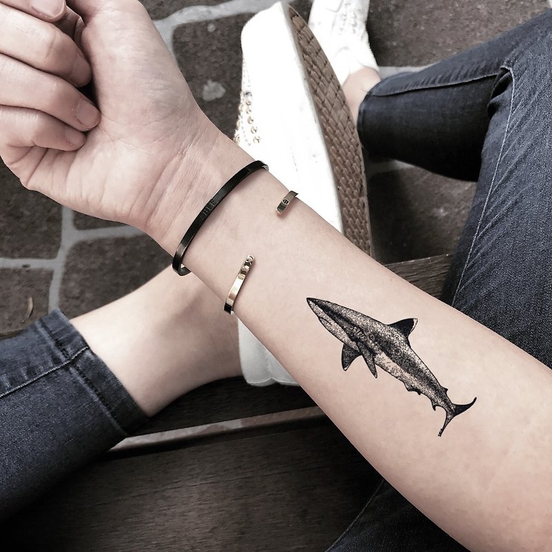 OhMyTatサメのタトゥーパターンタトゥーステッカー（2枚） - タトゥーシール - 紙 ブラック