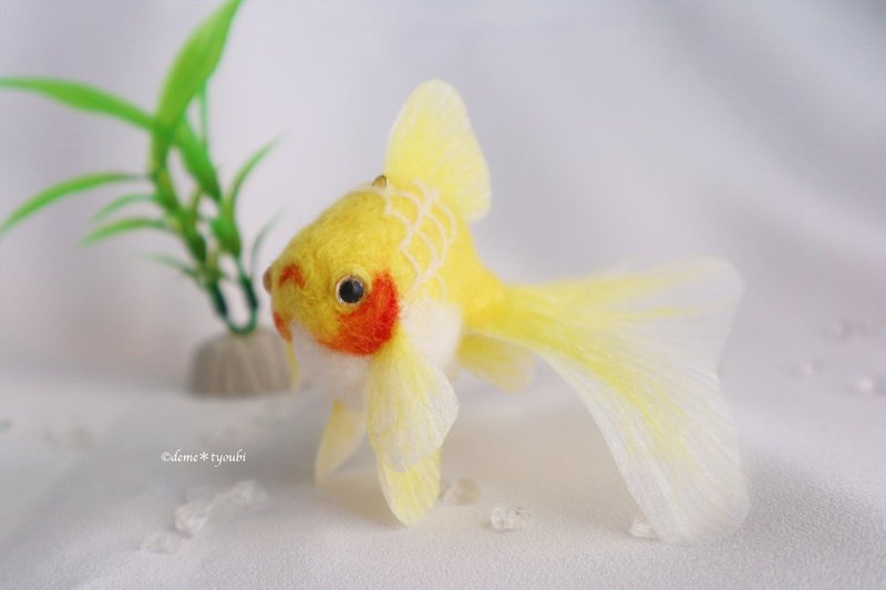 たゆたう金魚モビールS-オカメ琉金- - 擺飾/家飾品 - 陶 黃色