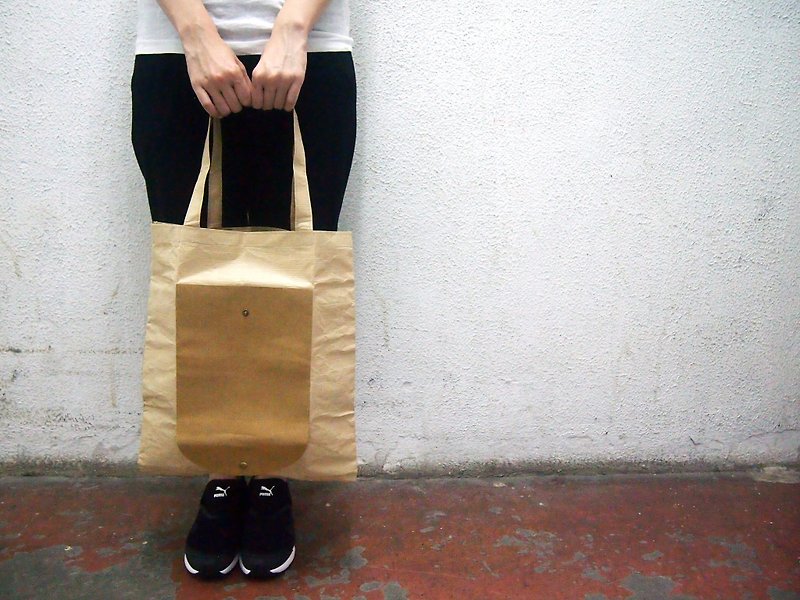 Washable Paper Origami Tote Bag Foldable Market Bag HandBag Fold shoulder bag - กระเป๋าคลัทช์ - กระดาษ สีนำ้ตาล