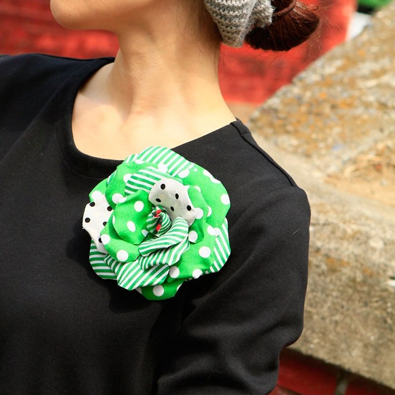 corsage Heroine (Green) - เข็มกลัด - ผ้าฝ้าย/ผ้าลินิน สีเขียว