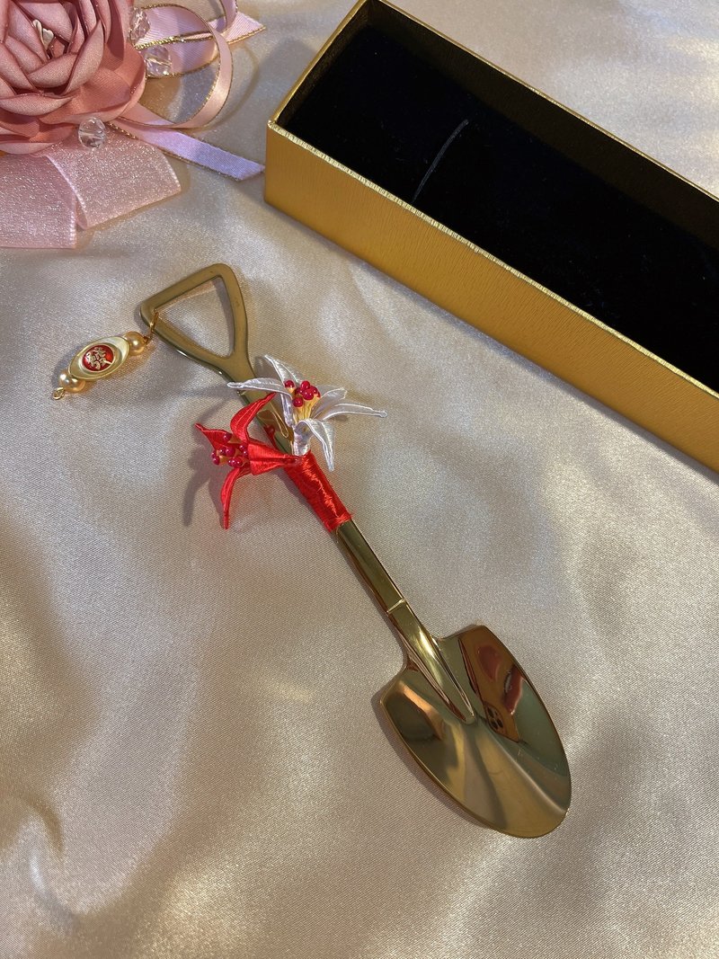 Lucky Lucky Gold Shovel Handmade Thread Wrapping Art Chunzai Flower Arrangement - อื่นๆ - วัสดุอื่นๆ สีแดง