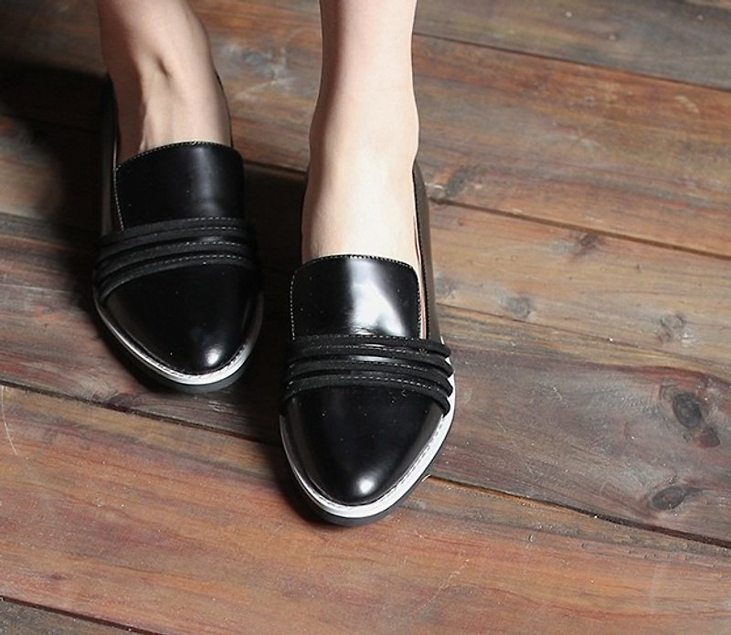 [Show products clear] horizontal line decorative round head minimalist leather shoes black - Women's Oxford Shoes - Genuine Leather Black