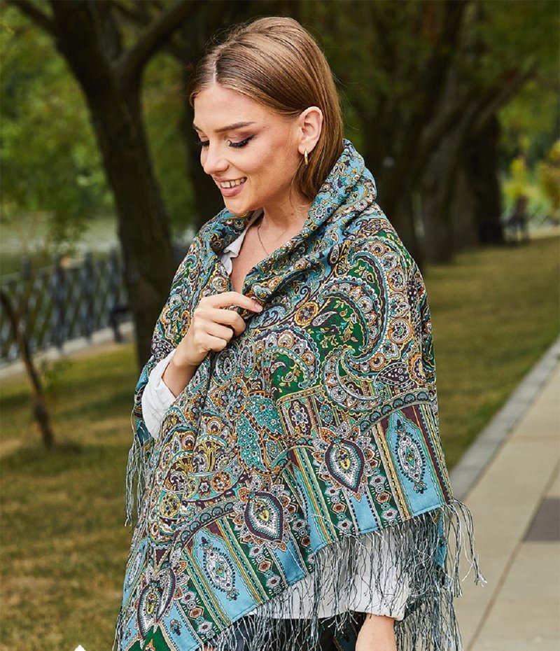 Pavlovo Posad Russian Shawl 100% Wool Scarf 125x125 cm Wrap Silk Fringe 598-52 - ผ้าพันคอ - ขนแกะ สีเขียว