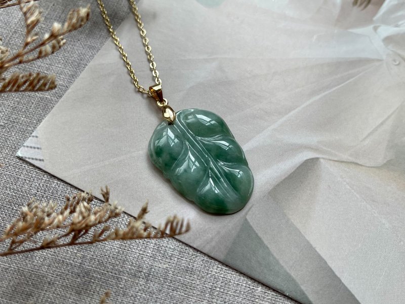 Natural Jadeite Type A - 18K Gold Filled Icy Florals Pattern Jade Leaf Necklace - สร้อยคอ - หยก สีเขียว