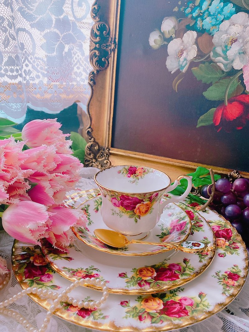 British Royal Albert Royal Albert 22k inlaid gold rose teacup three-piece inventory - Teapots & Teacups - Porcelain Red