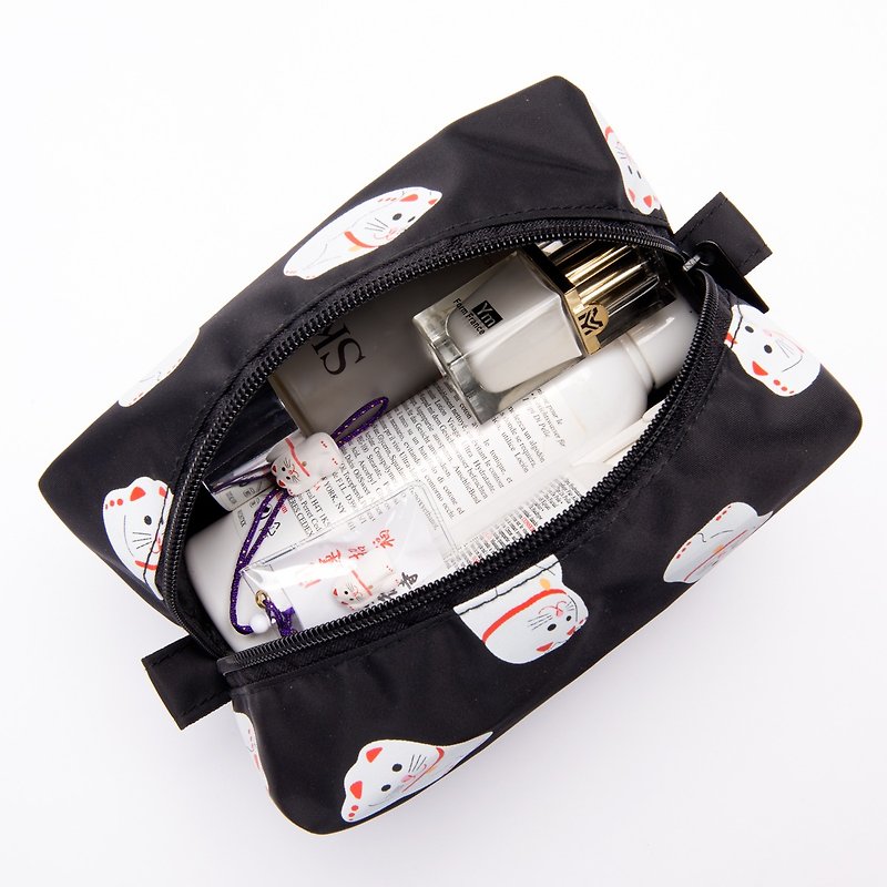 Tokyo Impression Theme Makeup Bag / Sundries Bag / Storage Bag -- Howe Temple Lucky Cat - กระเป๋าเครื่องสำอาง - ไนลอน สีดำ