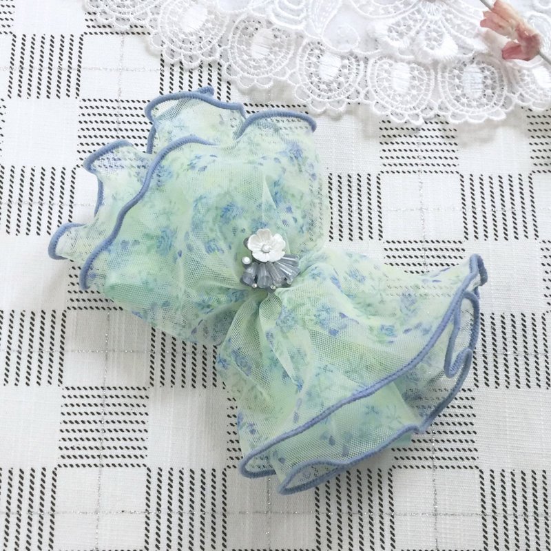 Blue+Green/ Romantic Contrast Color Ruffled Yarn Spring Clip Shark Clip Steel Clip Banana Clip Hair Tie - เครื่องประดับผม - วัสดุอื่นๆ 