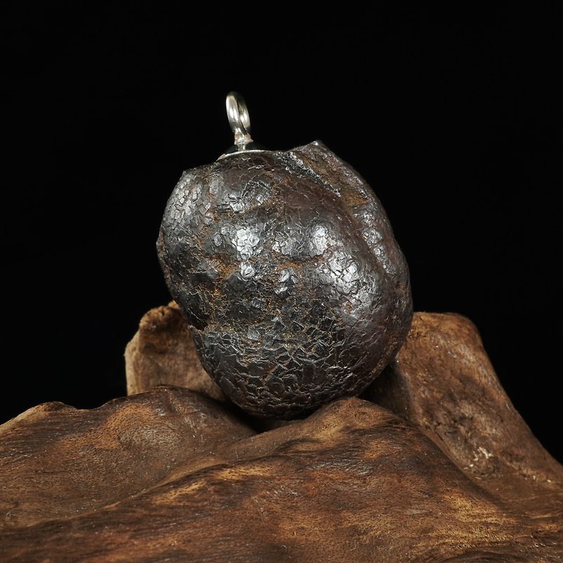 ミャンマーのパゴダ隕石ビーズ - その他 - その他の素材 