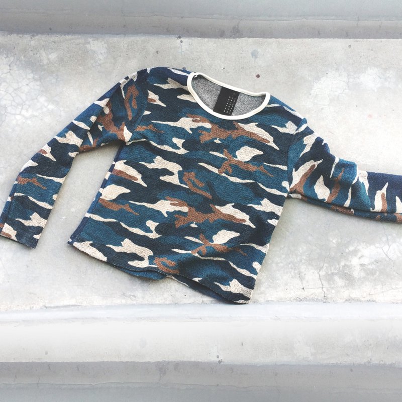Camouflage Landscape  - Long Sleeve Top - 女毛衣/針織衫 - 其他材質 綠色