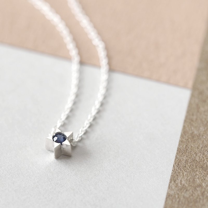 Sapphire tiny star necklace Silver 925 - สร้อยคอ - โลหะ สีนำ้ตาล