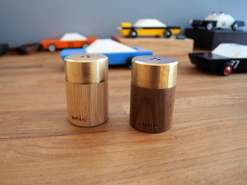Unic黃銅蓋原木調味罐 - 調味瓶/調味架 - 木頭 咖啡色