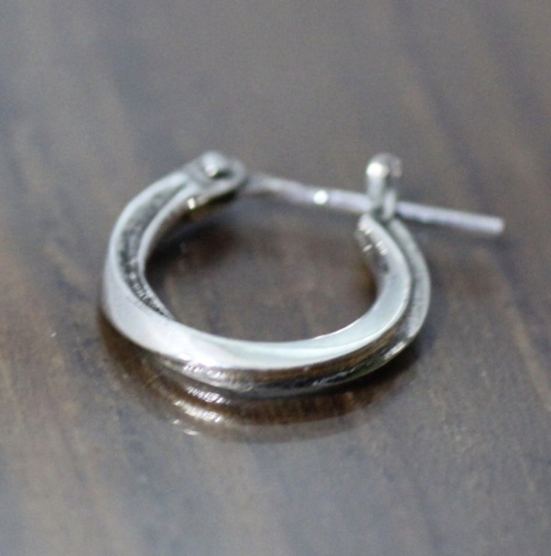 silver925 ピアス -fluent Pierce- (1P)　イヤリング　スターリングシルバー　フープピアス　日本 - 耳環/耳夾/耳骨夾 - 純銀 銀色