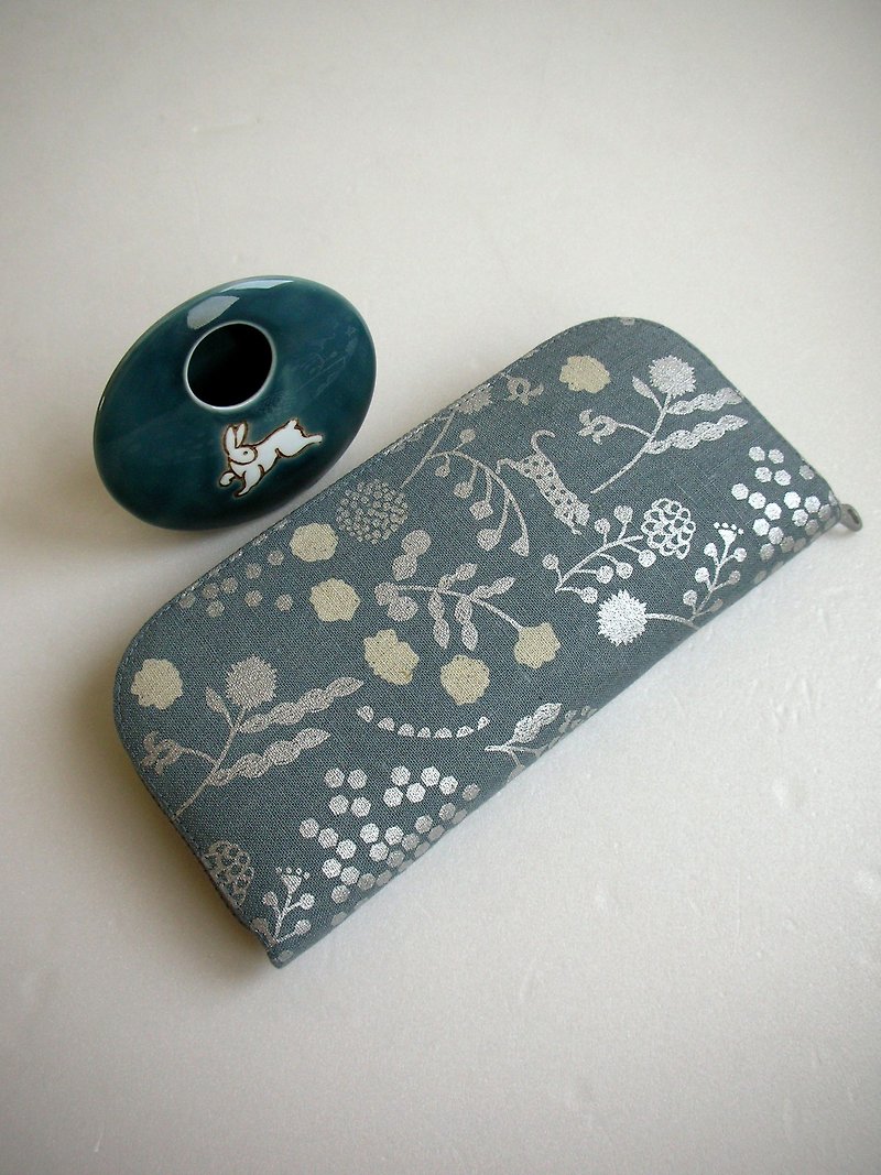 Etsuko Gujie [Totem] Linen-long wallet/wallet/coin purse/gift - กระเป๋าสตางค์ - ผ้าฝ้าย/ผ้าลินิน สีเทา