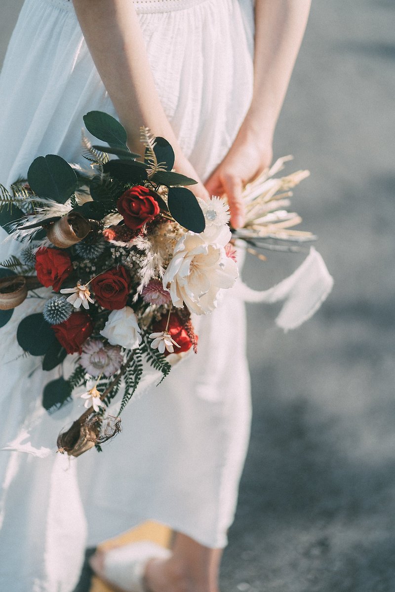 Classical passionate bridal bouquet - จัดดอกไม้/ต้นไม้ - พืช/ดอกไม้ 