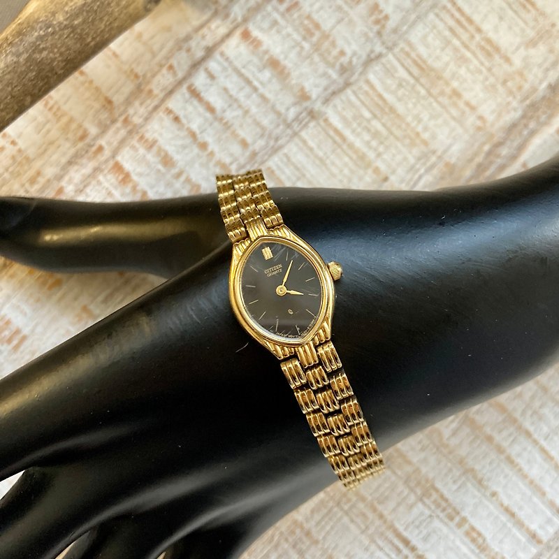CITIZEN 金色少見眼形錶殼 黑錶盤 交錯手鍊感錶帶 古董錶 - 女裝錶 - 其他金屬 金色