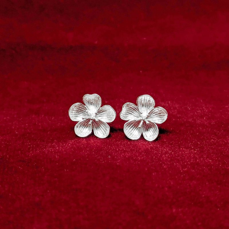 Earrings Simulation of Wild Peach Blossom Silver Filigree AG925 | Jewelry Art St - 耳環/耳夾/耳骨夾 - 銀 銀色