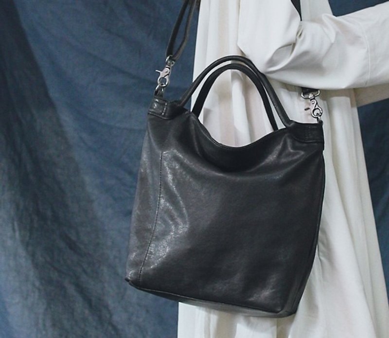 Minimalist retro portable shoulder leather dual-use bag black - Messenger Bags & Sling Bags - Genuine Leather Black