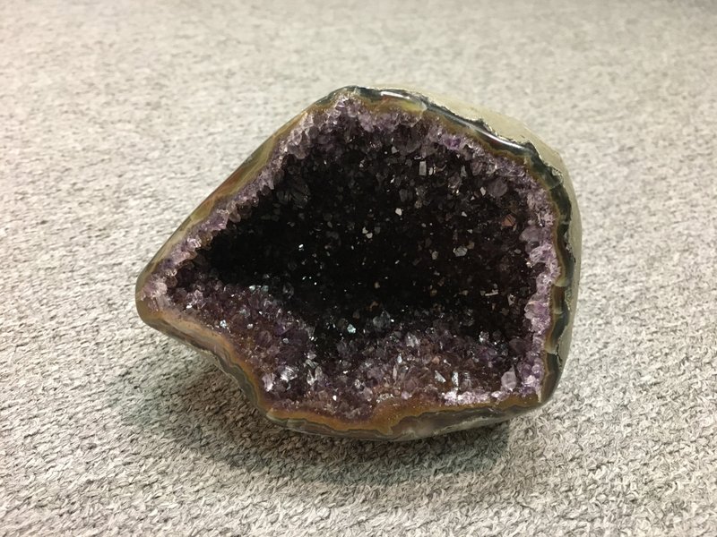 Natural Amethyst Cave - It attracts wealth and popularity and helps with studies - ของวางตกแต่ง - คริสตัล 