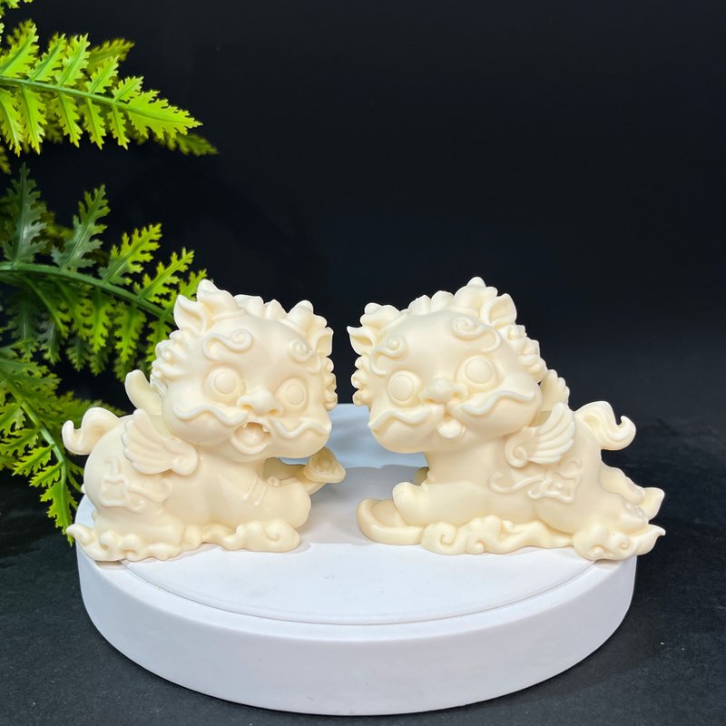 象牙果飛天神獸家居擺件 呆萌可愛貔貅裝飾手把件 一對 招財進寶 - 擺飾/家飾品 - 其他材質 白色