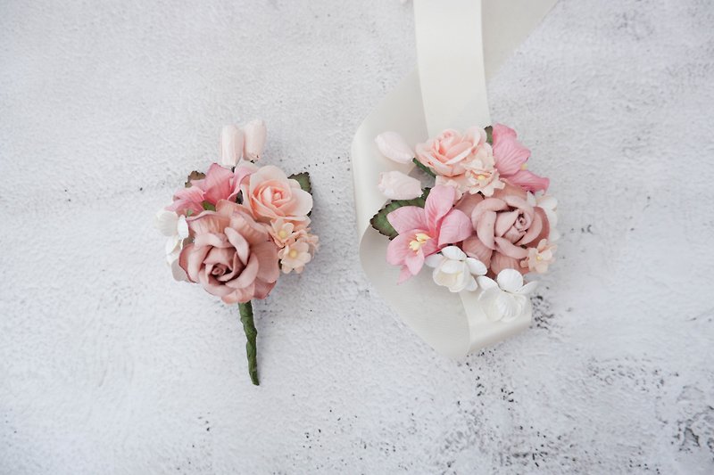Dusty pink blush flowers corsage, boutonniere, wedding wrist corsage - 胸花/手腕花 - 紙 粉紅色