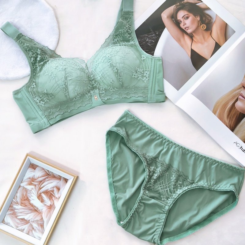 Pink Lady Wireless BC Cup Green Nohara Evenly Thin Lining Smooth Side Panels Concentrated Covering Bra - ชุดชั้นในผู้หญิง - ไนลอน สีเขียว