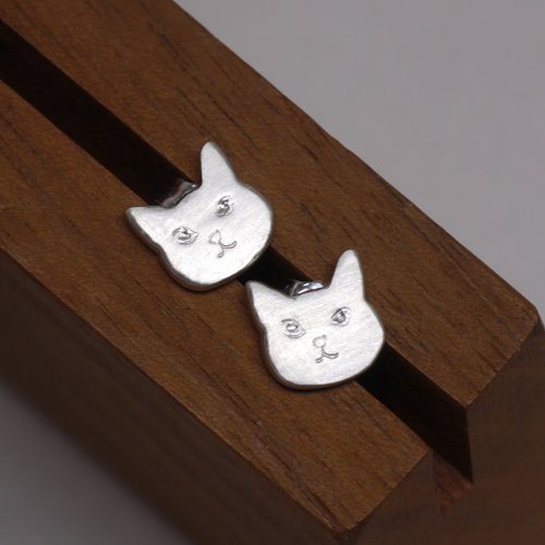 Enchant Jewelry 貓臉表情包耳環 眼珠咕嚕貓耳針