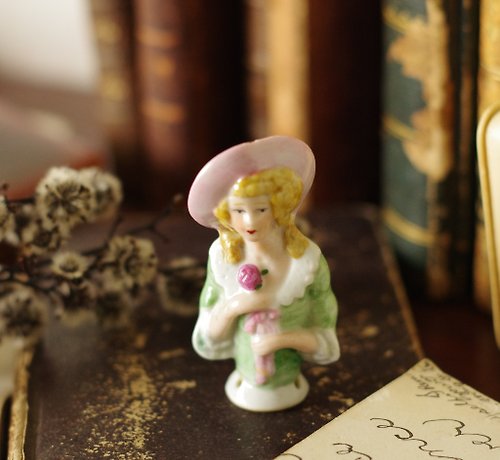 金銀寶貝 古董澳洲購入之陶瓷半身娃娃擺飾 w770