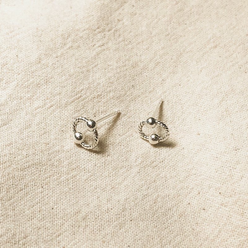 [Earrings] Small Universe Earrings Mother's Day/Graduation Gift/Valentine's Day Gift - ต่างหู - เงินแท้ สีเงิน