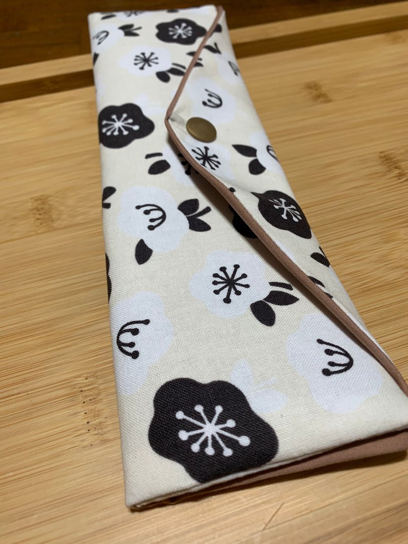 文青風環保純棉筷袋 ~ 花舞 原麻白 日本 潮物 收納 手作餐具袋 - 居家收納/收納盒/儲物盒 - 棉．麻 白色