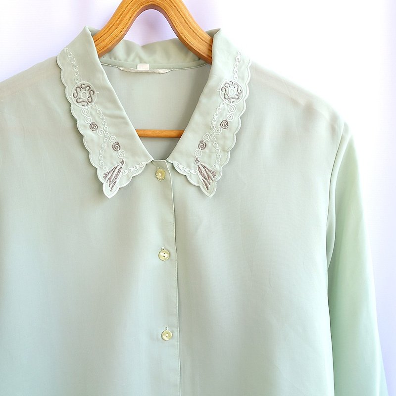 │Slowly │ Green Apple. Green - Ancient Shirt │ vintage. Retro. - Women's Shirts - Other Materials Multicolor