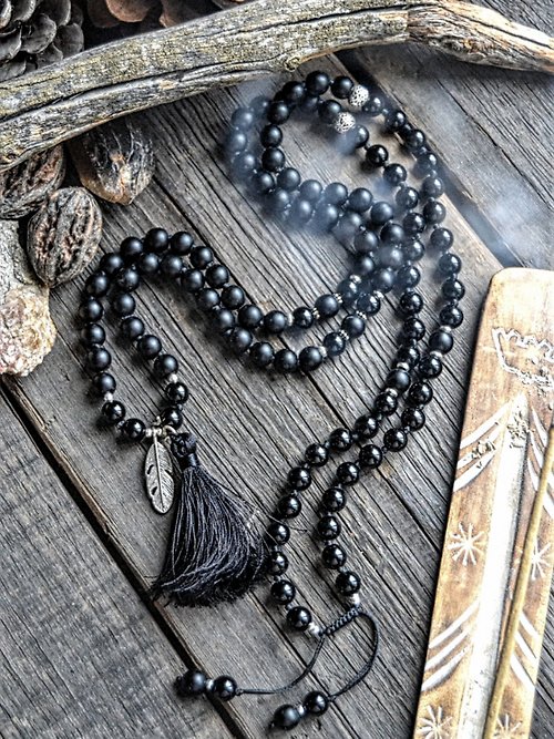 Lotus Sutra Shop 獨特的黑色瑪拉 108 珠配縞瑪瑙和流蘇銀項鍊瑜伽首飾