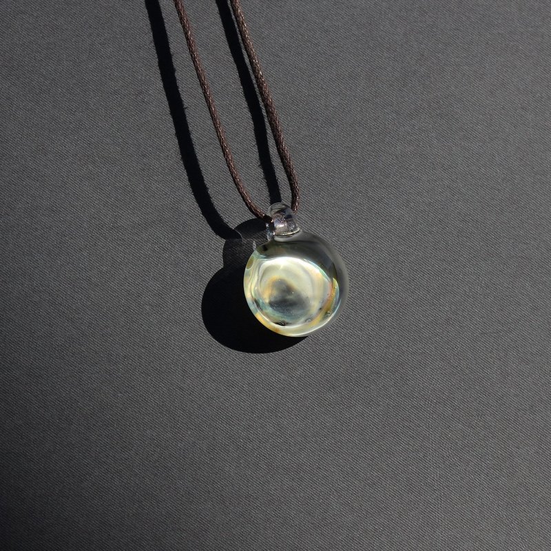 神迷  宇宙玻璃項鍊 玻璃墜飾 交換禮物 生日禮物 飾品 - 項鍊 - 玻璃 多色