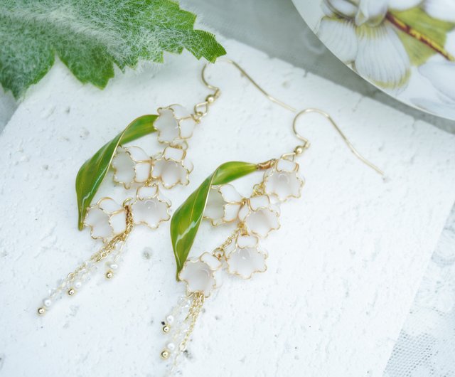 白六弁スズラン】ハンドメイド オリジナル ピアスブロンズレジン