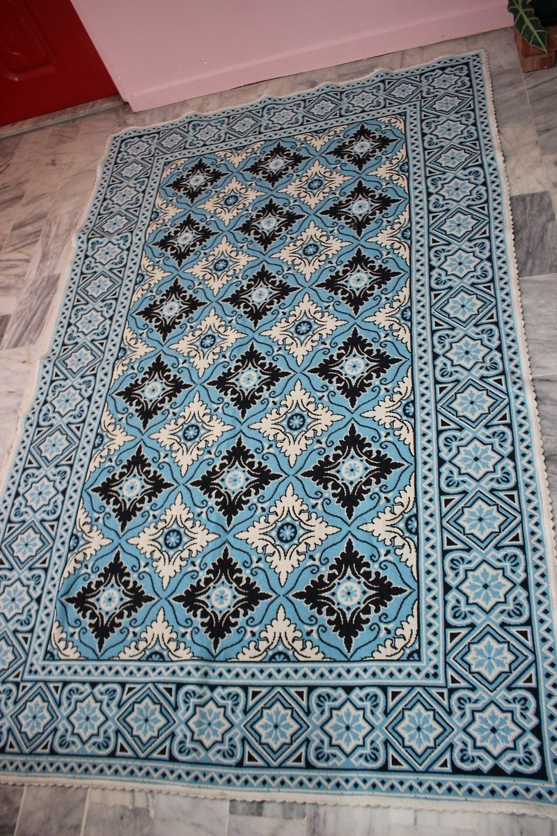 （イタリア製）[フェアリー・ファームファクトリーアンティークショップ]イタリアのバックヴィンテージダークブルーウォーターブルー白シニアウールニット大きな絨毯 - その他 - コットン・麻 ブルー