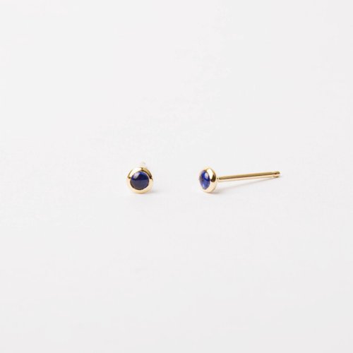Joyce Wu Handmade Jewelry 迷你天然藍寶石包鑲 純 14K 金耳環 2.5mm