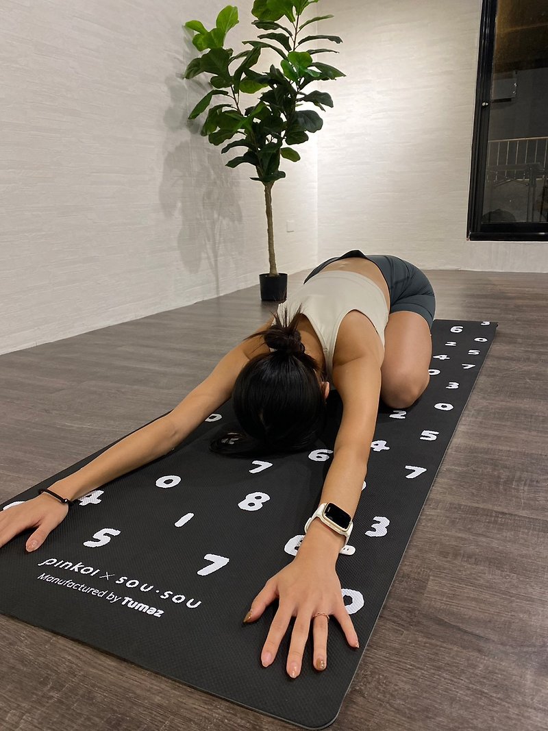 【Pinkoi x SOU・SOU】Free shipping when you buy a yoga mat and get a free strap - black TPE yoga mat - Yoga Mats - Rubber 
