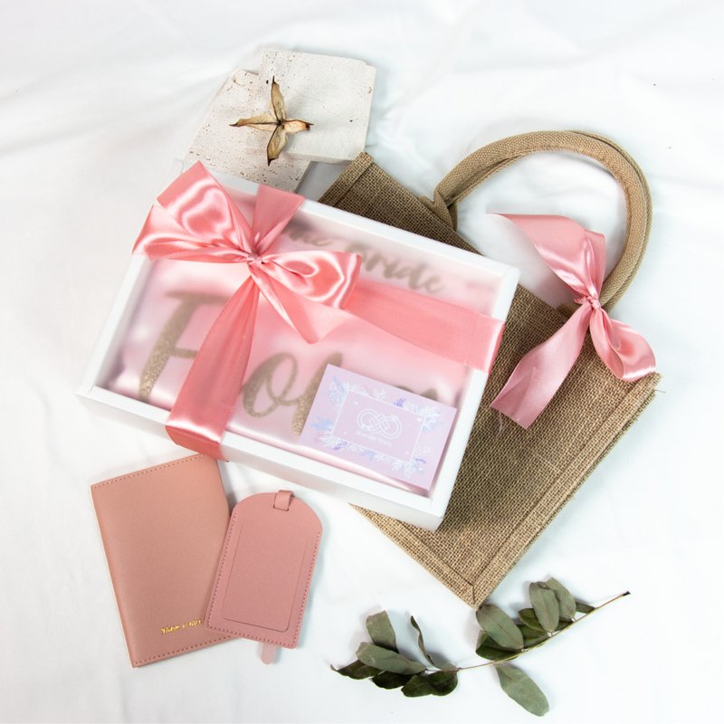 [Customized wedding dressing gown gift box] Flight gift box- dressing gown + luggage tag + passport cover - ชุดนอน/ชุดอยู่บ้าน - หนังเทียม หลากหลายสี