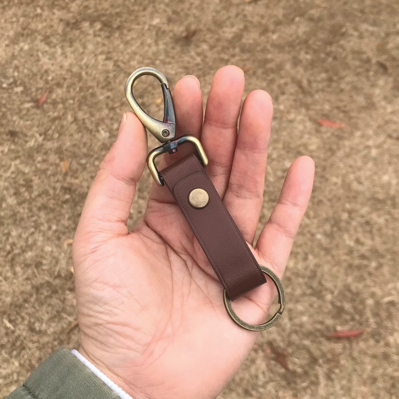 【鑰匙/鎖匙掛飾】啡色小牛皮/簡約風格/免費客製化壓字 - 鑰匙圈/鑰匙包 - 真皮 咖啡色