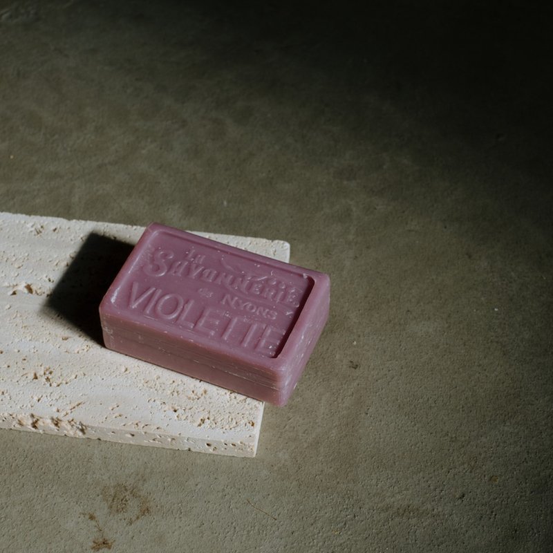 法國 La Savonnerie de Nyons 紫羅蘭保濕潔膚皂 - 肥皂/手工皂 - 其他材質 紫色