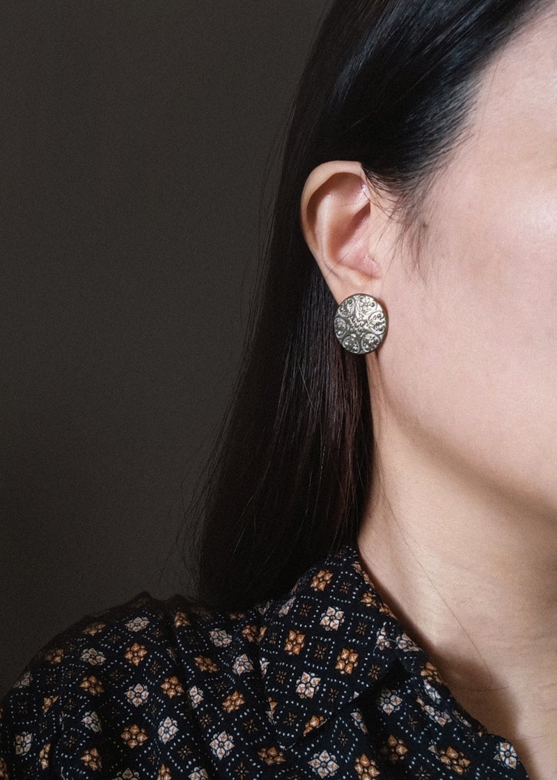 Classical large earrings/embossed flower-Vintage - Earrings & Clip-ons - Other Metals Silver