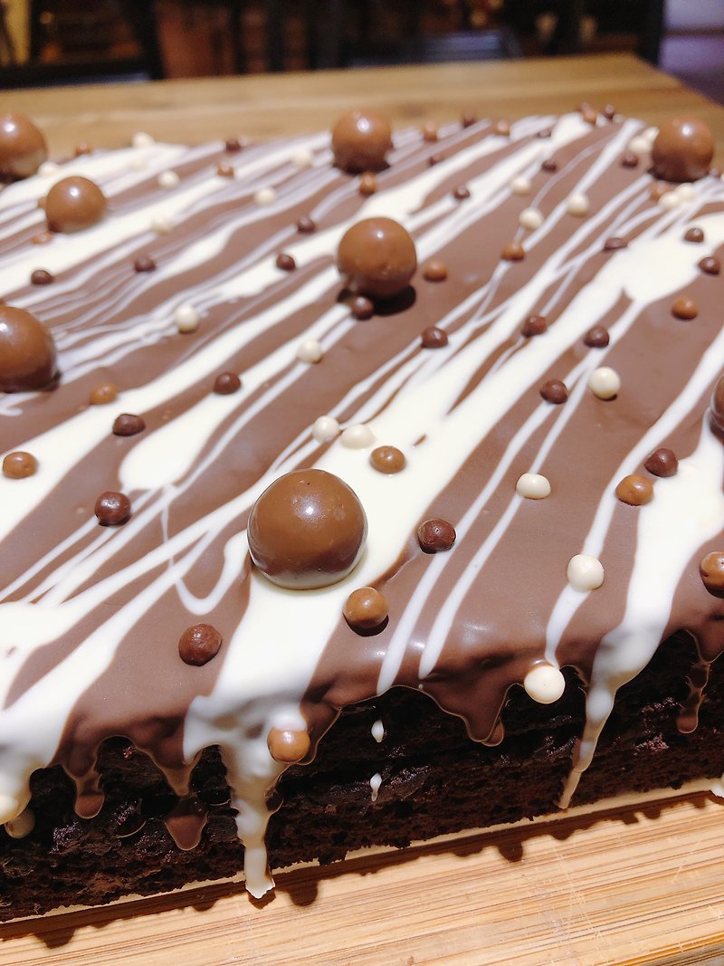 黑熊先生巧克力布朗尼蛋糕 9吋 - 蛋糕/甜點 - 新鮮食材 多色